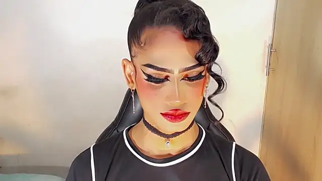 Snapshot of Aslhy_Goddessx chatting on 11/22/25, 03:27 Aslhy Goddessx online show from 11/22/25, 03:27