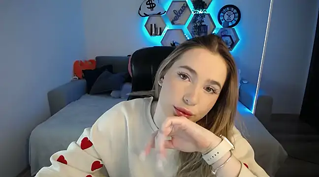 SabrinViolet online show from 02/17/25, 09:13