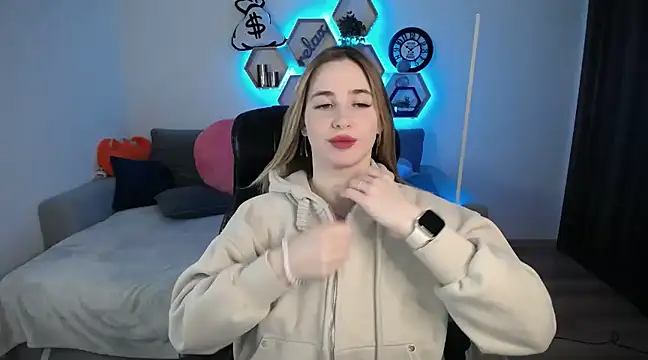 SabrinViolet online show from 03/18/25, 09:09