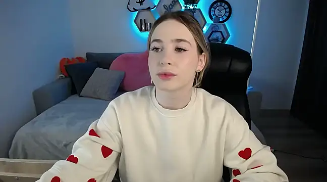 SabrinViolet online show from 03/23/25, 09:10