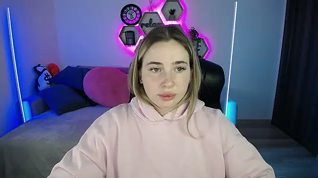 SabrinViolet online show from 09/19/25, 08:16