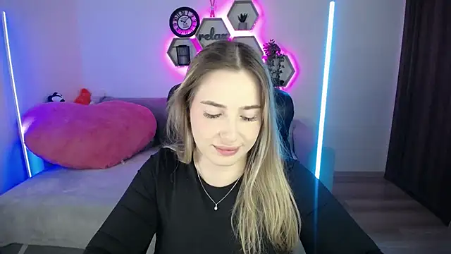 SabrinViolet online show from 10/06/25, 08:12