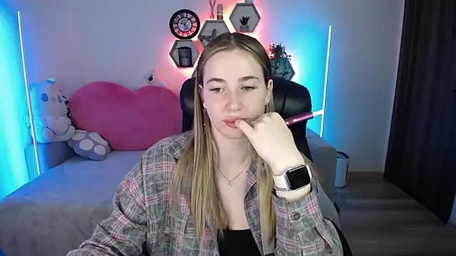 SabrinViolet online show from 05/25/26, 08:09