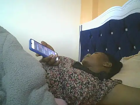 clakemmy250 online show from 02/11/25, 09:03