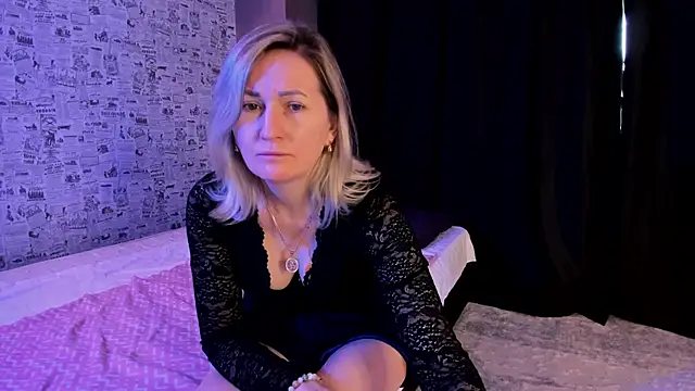 Snapshot of AriFleow chatting on 11/13/25, 05:17 AriFleow online show from 11/13/25, 05:17