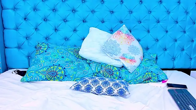 PariisRoa online show from 03/02/25, 04:53