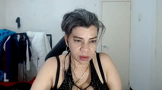 vikyadams online show from 02/25/25, 06:36