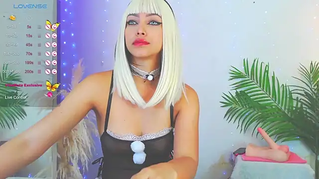 Snapshot of catalina__lovers chatting on 12/18/24, 03:33 catalina lovers online show from 12/18/24, 03:33