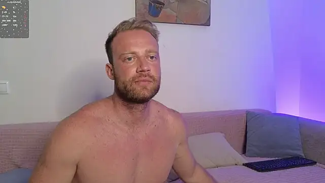 MaxMia online show from 07/13/26, 06:38