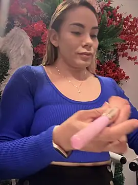 Snapshot of Sara_Gomez chatting on 10/14/25, 01:39 Sara Gomez online show from 10/14/25, 01:39