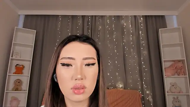 Snapshot of tinki_winkii chatting on 11/20/25, 04:34 tinki winkii online show from 11/20/25, 04:34