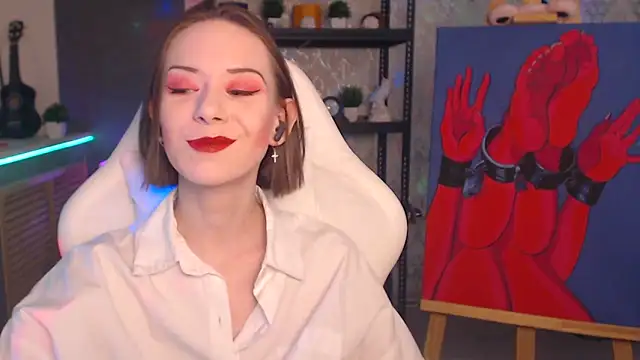 FascinatingEyess online show from 12/23/25, 06:22