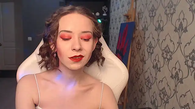 FascinatingEyess online show from 04/17/26, 08:34