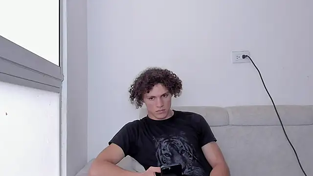 laurent nova online show from 02/18/25, 05:42