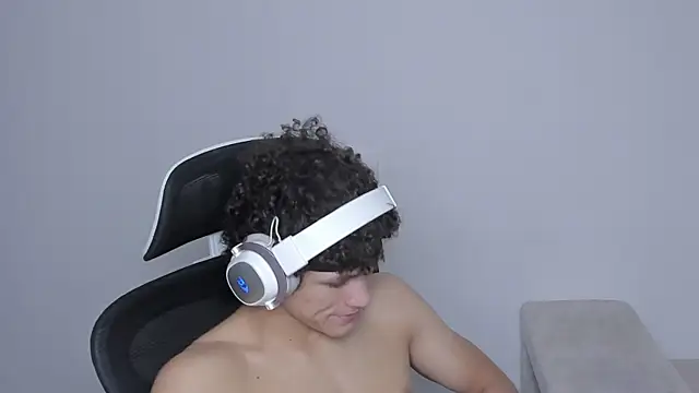 laurent nova online show from 09/25/25, 08:29