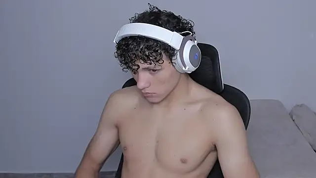 laurent nova online show from 09/28/25, 06:57