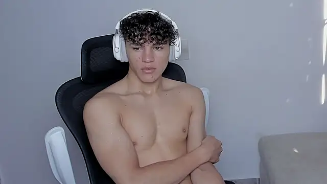 laurent nova online show from 10/28/25, 07:16