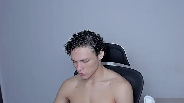 laurent nova online show from 11/17/25, 01:11