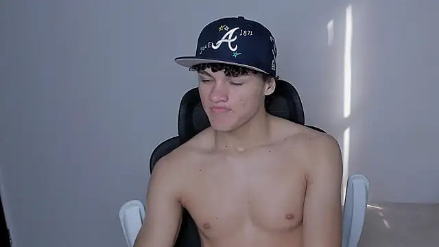 laurent nova online show from 11/30/25, 06:56