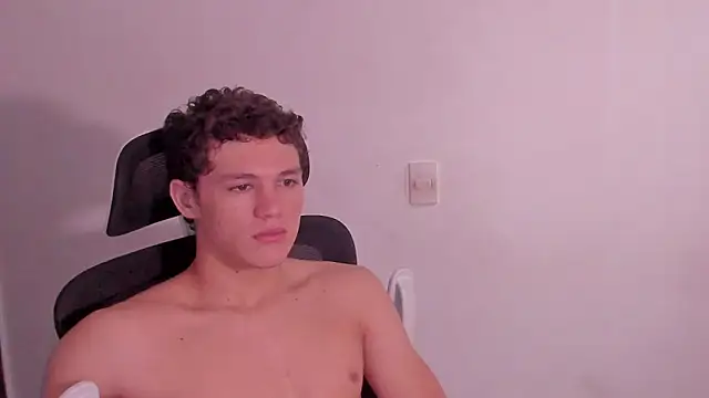 laurent nova online show from 04/08/26, 03:56