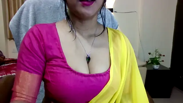 Queenhimanshi online show from 02/09/26, 04:33