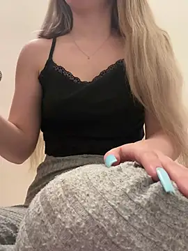 Holly-Glamour online show from 03/21/25, 05:54