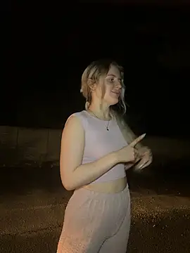 Holly-Glamour online show from 06/27/26, 10:26