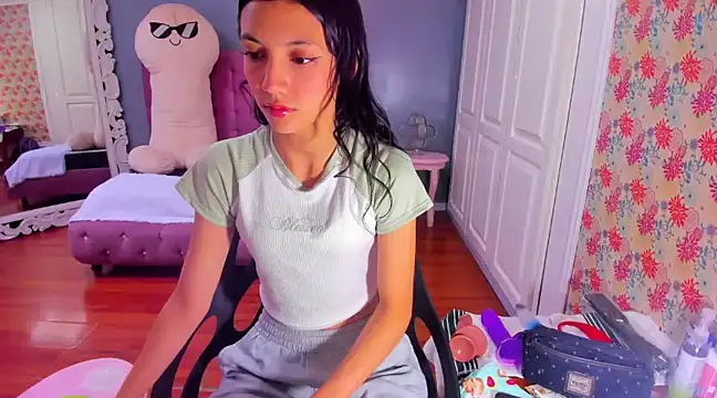 Snapshot of Iris_Stone_ chatting on 01/21/25, 10:30 Iris Stone online show from 01/21/25, 10:30