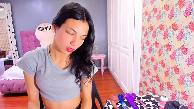 Snapshot of Iris_Stone_ chatting on 03/04/25, 04:30 Iris Stone online show from 03/04/25, 04:30