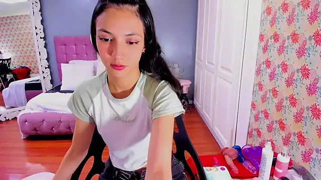 Snapshot of Iris_Stone_ chatting on 03/15/25, 05:04 Iris Stone online show from 03/15/25, 05:04