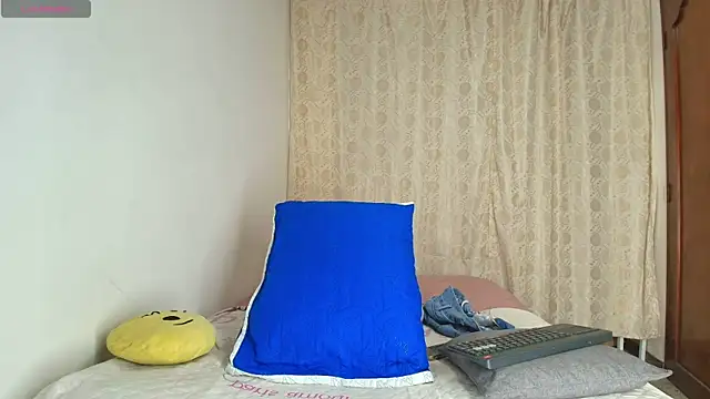 Luciana Ortiz1 online show from 03/23/26, 06:17