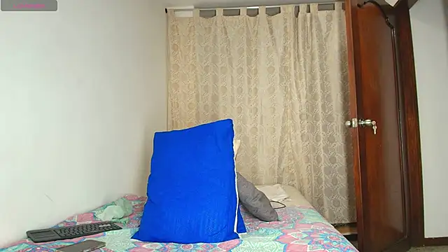 Luciana Ortiz1 online show from 04/21/26, 03:02