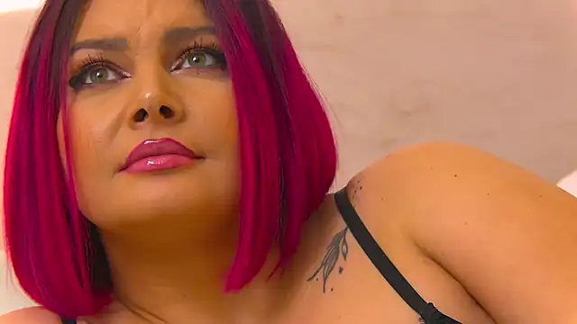 Snapshot of RissaRheys chatting on 12/17/24, 12:23 RissaRheys online show from 12/17/24, 12:23