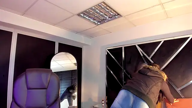 Snapshot of Ivanna18_x chatting on 10/11/25, 03:17 Ivanna18 x online show from 10/11/25, 03:17