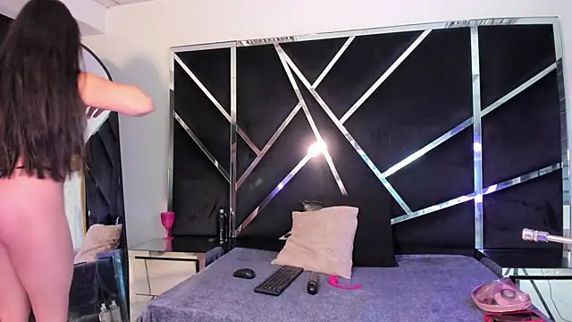 Snapshot of Ivanna18_x chatting on 11/08/25, 03:29 Ivanna18 x online show from 11/08/25, 03:29