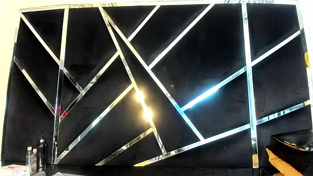 Snapshot of Ivanna18_x chatting on 11/24/25, 03:39 Ivanna18 x online show from 11/24/25, 03:39