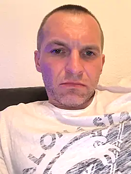 Snapshot of AttractiveSilk5 chatting on 03/08/26, 07:01 AttractiveSilk5 online show from 03/08/26, 07:01