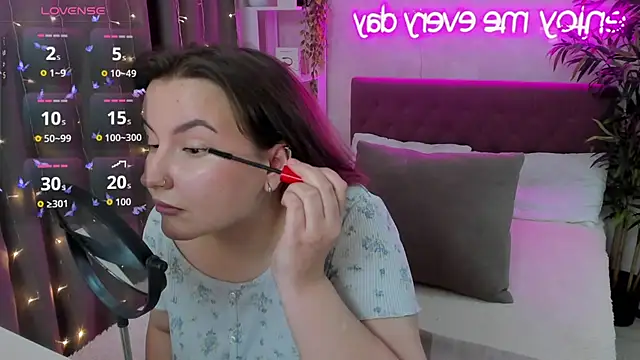 FeralPeach online show from 09/11/25, 04:34