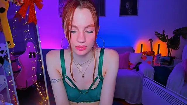 Alyssa Smitt online show from 02/19/25, 07:39