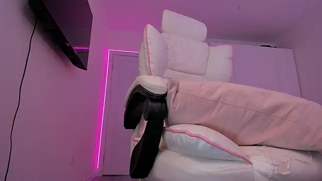 Eva Davi online show from 03/19/25, 05:08