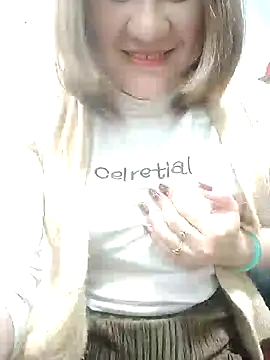 Snapshot of Rose_DiDi chatting on 01/28/25, 02:42 Rose DiDi online show from 01/28/25, 02:42