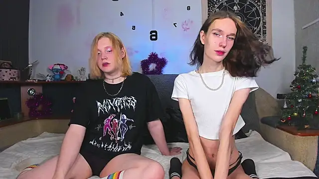 Snapshot of Calvin_and_Kevin chatting on 12/31/24, 09:10 Calvin and Kevin online show from 12/31/24, 09:10