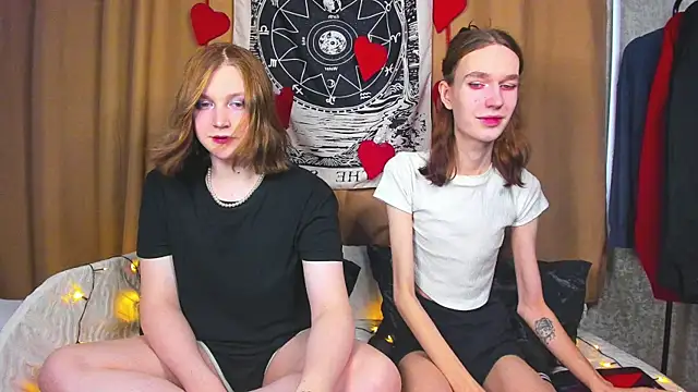 Snapshot of Calvin_and_Kevin chatting on 02/18/25, 11:33 Calvin and Kevin online show from 02/18/25, 11:33