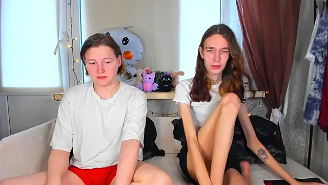 Snapshot of Calvin_and_Kevin chatting on 10/17/25, 04:48 Calvin and Kevin online show from 10/17/25, 04:48