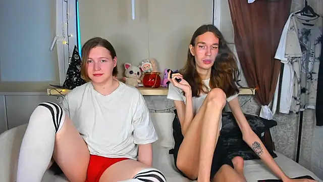 Snapshot of Calvin_and_Kevin chatting on 10/24/25, 12:12 Calvin and Kevin online show from 10/24/25, 12:12