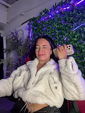 Ady 18 online show from 02/04/25, 12:08