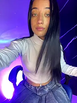 Ady 18 online show from 10/31/25, 03:13