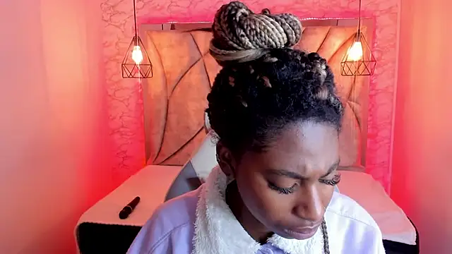 Queen perla  online show from 02/08/25, 12:28