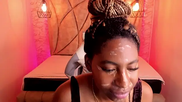 Queen perla  online show from 02/12/25, 12:33