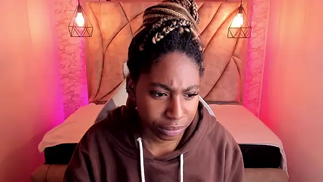 Queen perla  online show from 02/13/25, 12:21